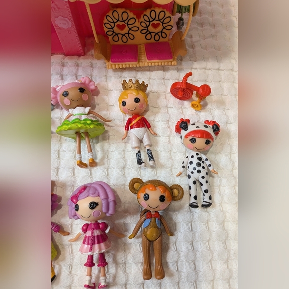 Mini Lalaloopsy Sew Sweet House Playhouse & 11 Mini Lalaloopsy Dolls & Bike - Picture 7 of 10